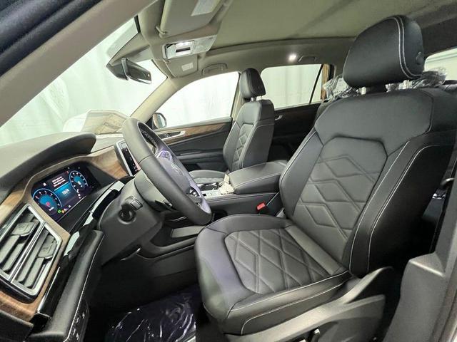 Photo of 2026 Avocado Green Pearl Volkswagen Atlas