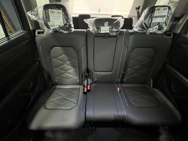 Photo of 2026 Avocado Green Pearl Volkswagen Atlas