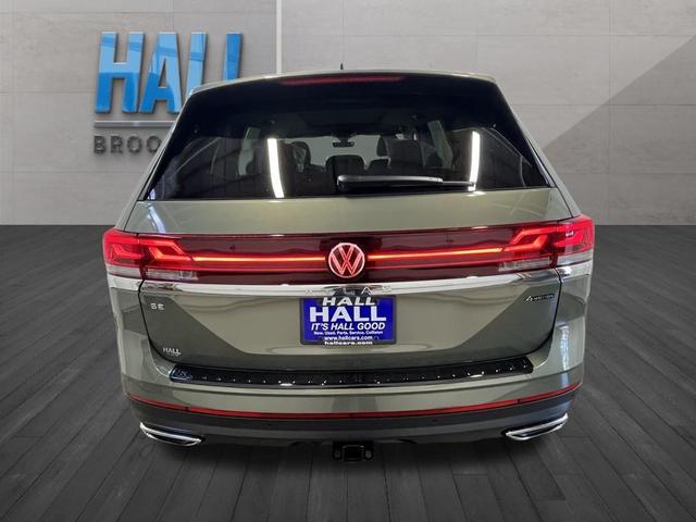 Photo of 2026 Avocado Green Pearl Volkswagen Atlas