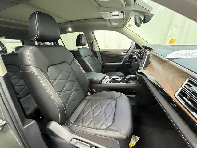 Photo of 2026 Avocado Green Pearl Volkswagen Atlas