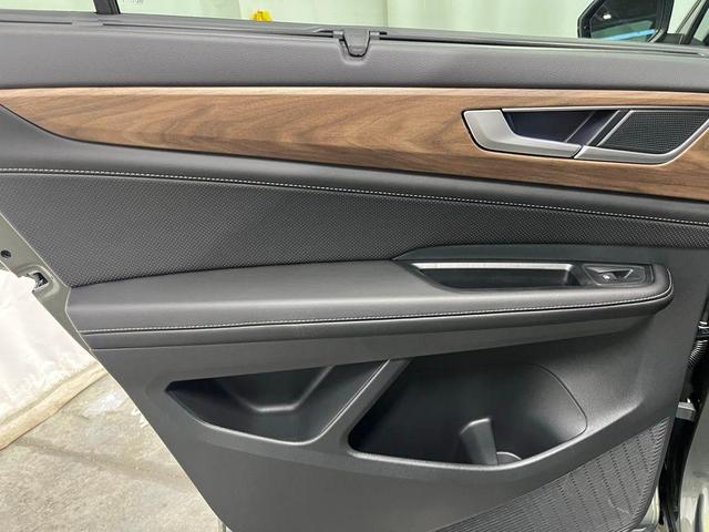 Photo of 2026 Avocado Green Pearl Volkswagen Atlas