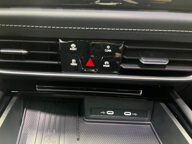 Photo of 2026 Avocado Green Pearl Volkswagen Atlas