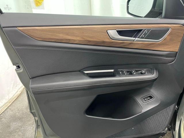 Photo of 2026 Avocado Green Pearl Volkswagen Atlas