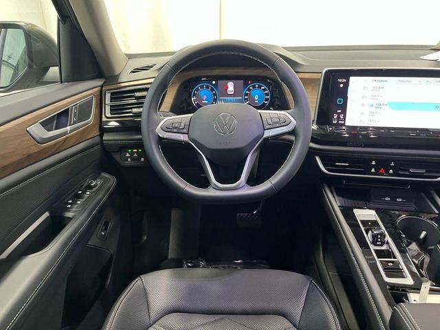 Photo of 2026 Avocado Green Pearl Volkswagen Atlas
