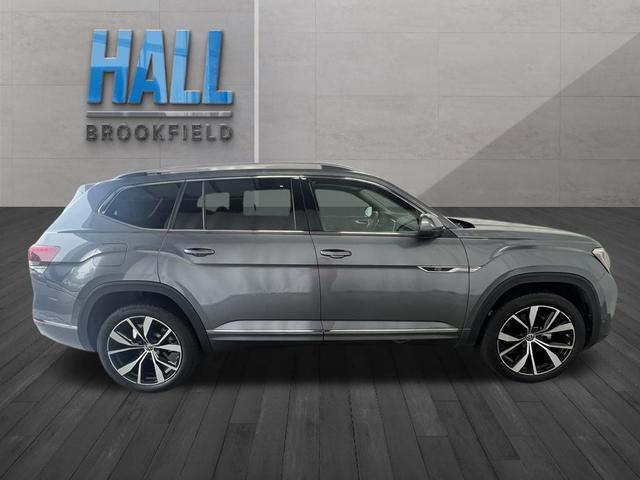 Photo of 2024 Platinum Gray Metallic Volkswagen Atlas