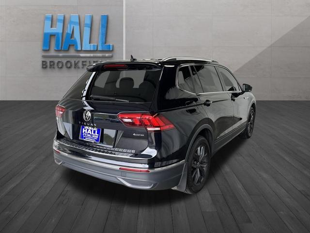 Photo of 2024 Deep Black Pearl Effect Volkswagen Tiguan