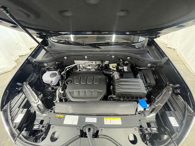 Photo of 2025 Deep Black Pearl Effect Volkswagen Atlas Cross Sport