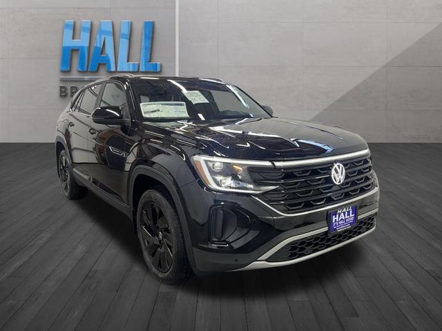 Photo of 2025 Deep Black Pearl Effect Volkswagen Atlas Cross Sport
