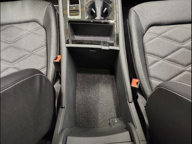 Photo of 2025 Silver Mist Metallic Volkswagen Atlas