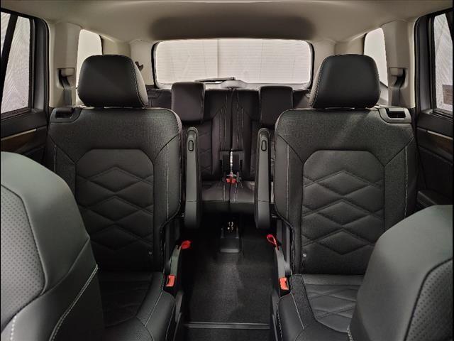 Photo of 2025 Silver Mist Metallic Volkswagen Atlas