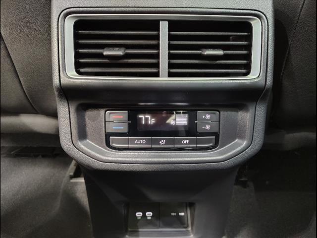 Photo of 2025 Silver Mist Metallic Volkswagen Atlas