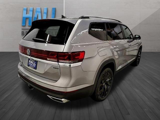 Photo of 2025 Silver Mist Metallic Volkswagen Atlas