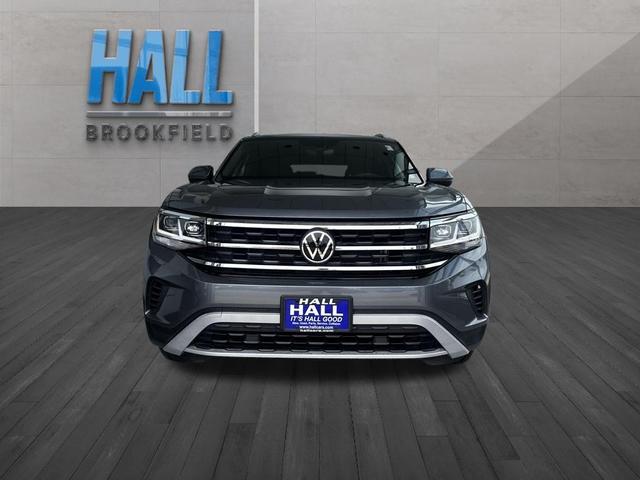 Photo of 2021 Platinum Gray Metallic Volkswagen Atlas Cross Sport