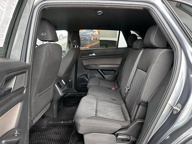 Photo of 2021 Platinum Gray Metallic Volkswagen Atlas Cross Sport