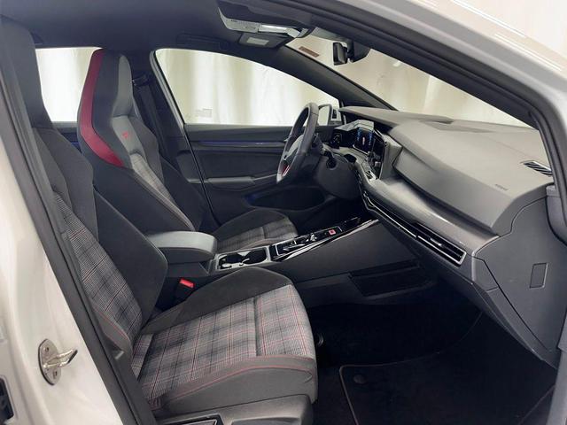 Photo of 2024 Opal White Pearl Effect Volkswagen Golf GTI
