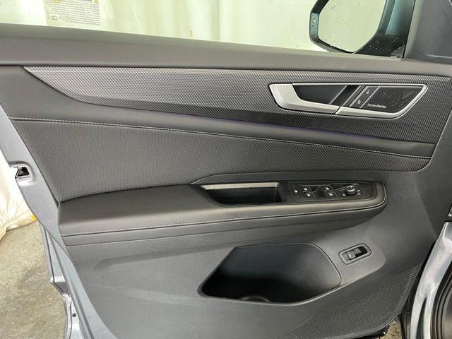 Photo of 2024 Platinum Gray Metallic Volkswagen Atlas Cross Sport