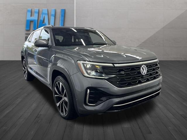 Photo of 2024 Platinum Gray Metallic Volkswagen Atlas Cross Sport