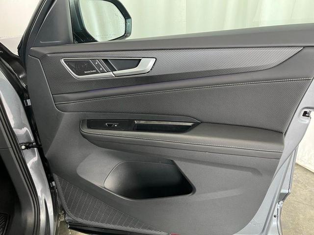 Photo of 2024 Platinum Gray Metallic Volkswagen Atlas Cross Sport