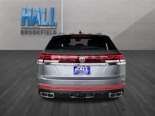 Photo of 2024 Platinum Gray Metallic Volkswagen Atlas Cross Sport
