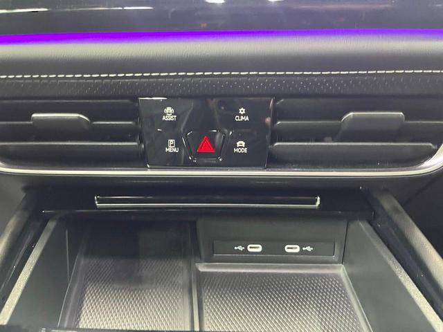 Photo of 2024 Platinum Gray Metallic Volkswagen Atlas Cross Sport