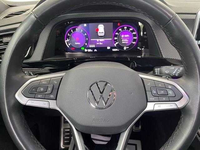 Photo of 2024 Platinum Gray Metallic Volkswagen Atlas Cross Sport