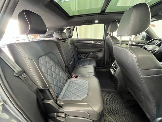 Photo of 2024 Platinum Gray Metallic Volkswagen Atlas Cross Sport
