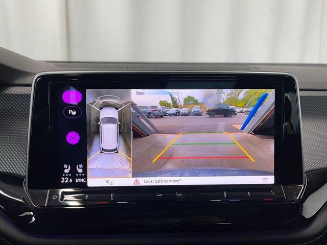 Photo of 2024 Platinum Gray Metallic Volkswagen Atlas Cross Sport