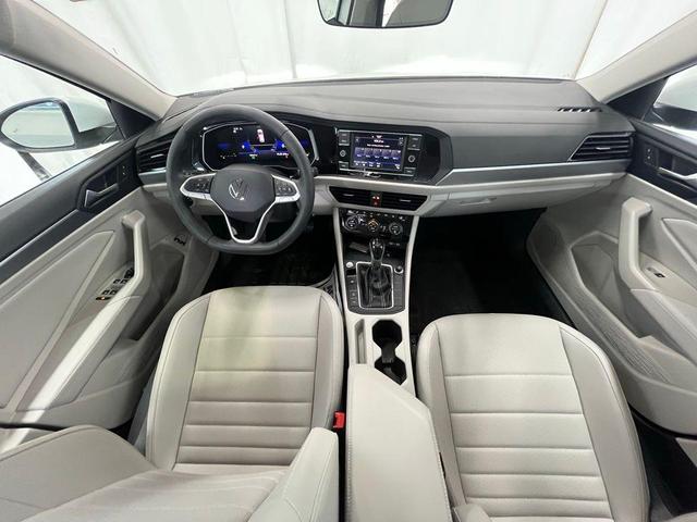 Photo of 2024 Opal White Pearl Effect Volkswagen Jetta
