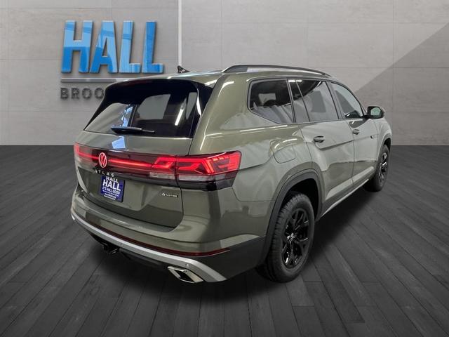 Photo of 2025 Avocado Green Pearl Volkswagen Atlas