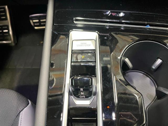 Photo of 2025 Avocado Green Pearl Volkswagen Atlas