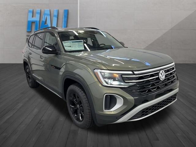 Photo of 2025 Avocado Green Pearl Volkswagen Atlas