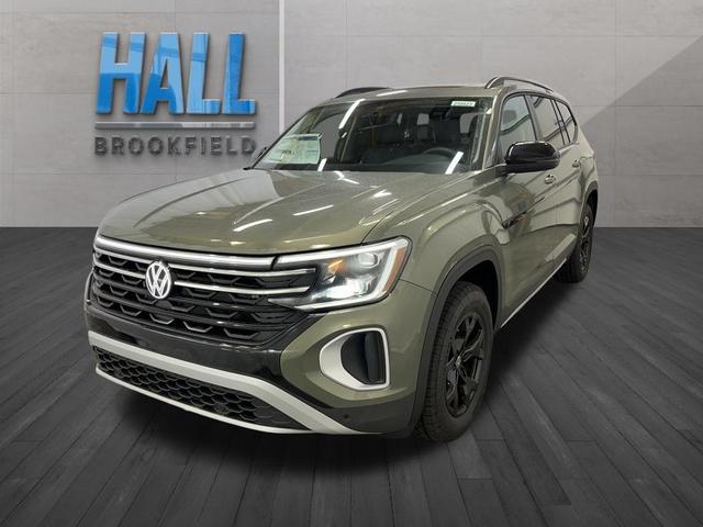 Photo of 2025 Avocado Green Pearl Volkswagen Atlas