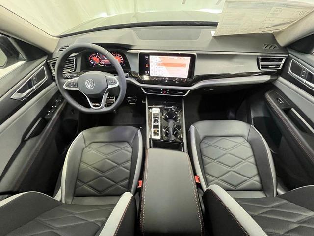 Photo of 2025 Avocado Green Pearl Volkswagen Atlas