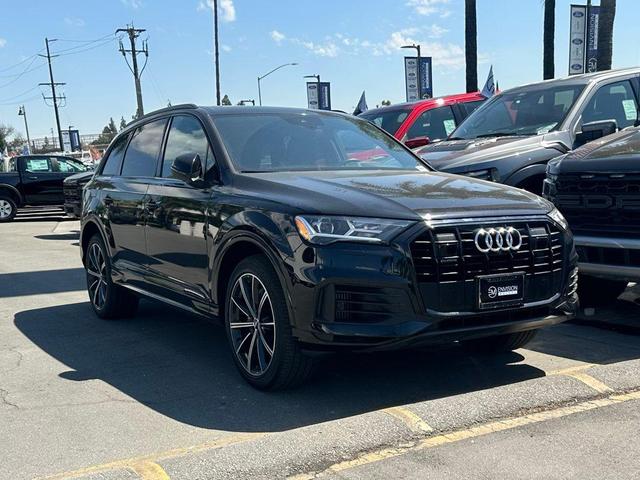 Photo of 2020 Orca Black Metallic Audi Q7