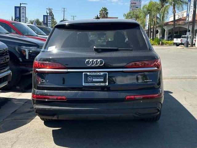 Photo of 2020 Orca Black Metallic Audi Q7