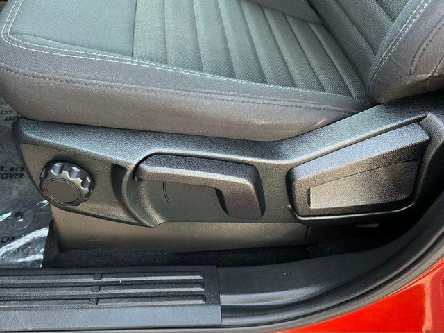 Photo of 2022 Hot Pepper Red Metallic Tinted Clearcoat Ford Ranger