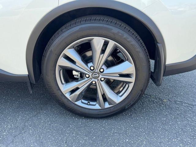 Photo of 2024 Pearl White Nissan Murano