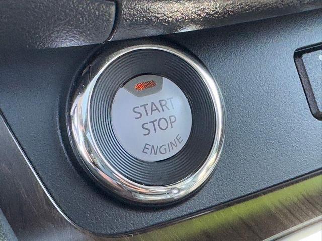 Photo of 2024 Pearl White Nissan Murano