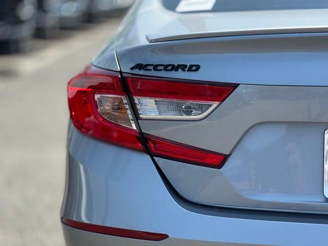 Photo of 2020 Lunar Silver Metallic Honda Accord