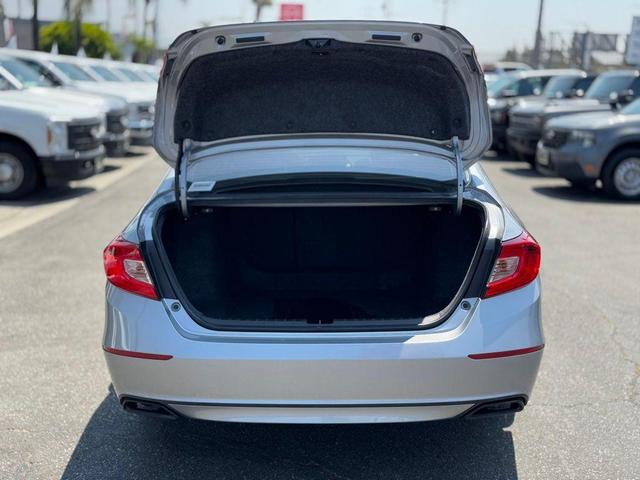 Photo of 2020 Lunar Silver Metallic Honda Accord