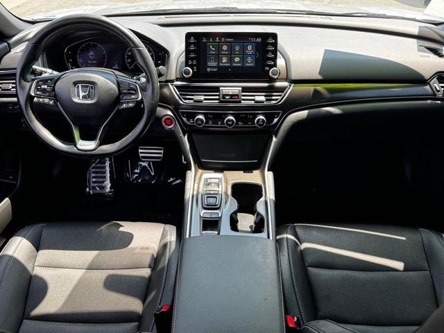 Photo of 2020 Lunar Silver Metallic Honda Accord