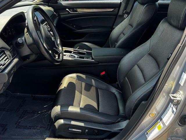 Photo of 2020 Lunar Silver Metallic Honda Accord