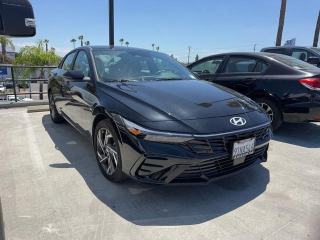 2024 Hyundai Elantra Hev