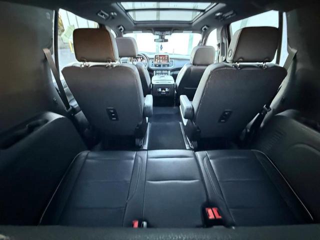 Photo of 2022 Blue GMC Yukon XL