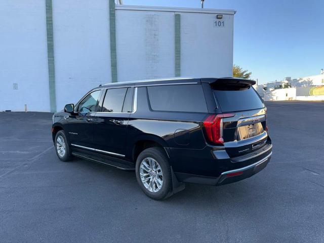 Photo of 2022 Blue GMC Yukon XL