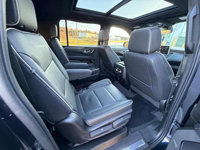 Photo of 2022 Blue GMC Yukon XL