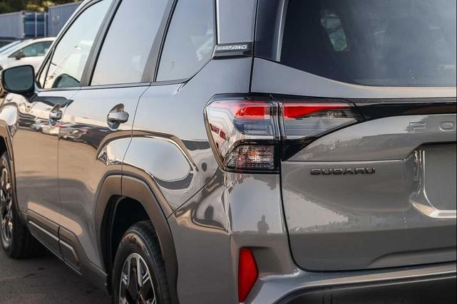 Photo of 2025 River Rock Pearl Subaru Forester