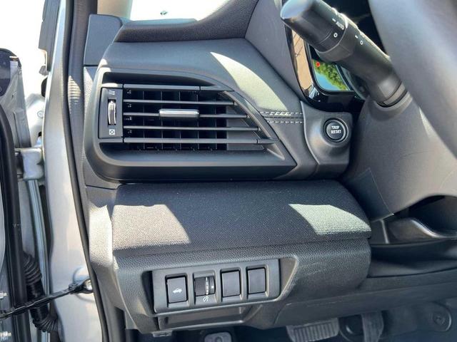 Photo of 2024 Ice Silver Metallic Subaru Legacy