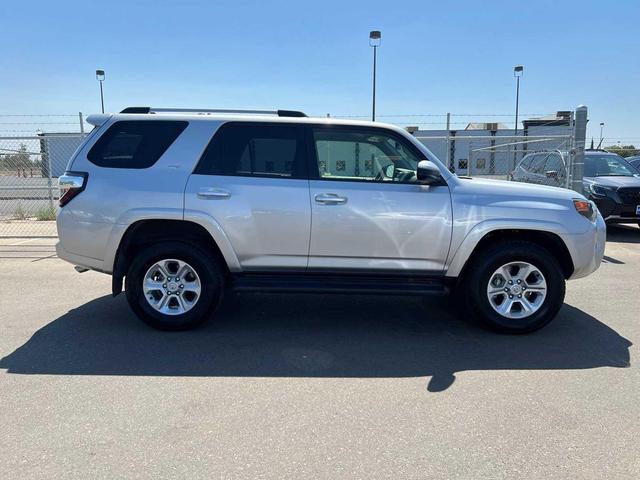 Photo of 2024 Classic Silver Metallic Toyota 4Runner