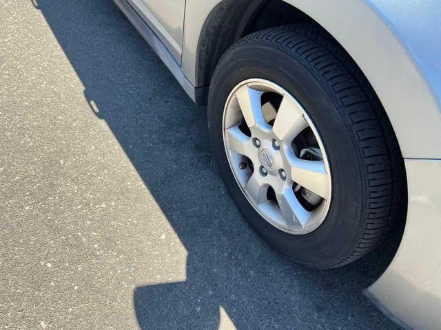 Photo of 2012 Magnetic Gray Metallic Nissan Versa